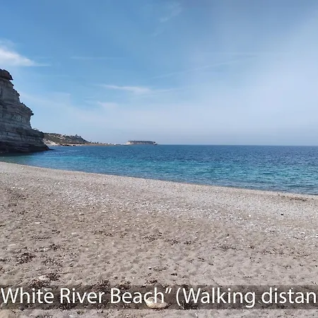 Akamas Lookout * 佩亚